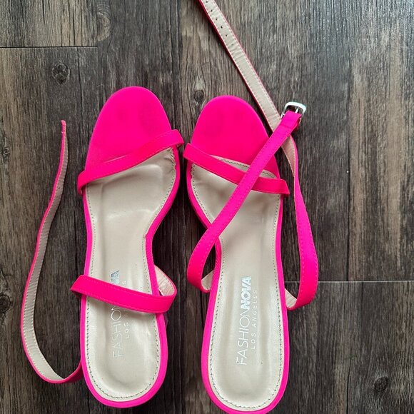 Fashion Nova Neon Pink Strappy Clear Block Heel Sandals - Size 8 - Picture 1 of 3